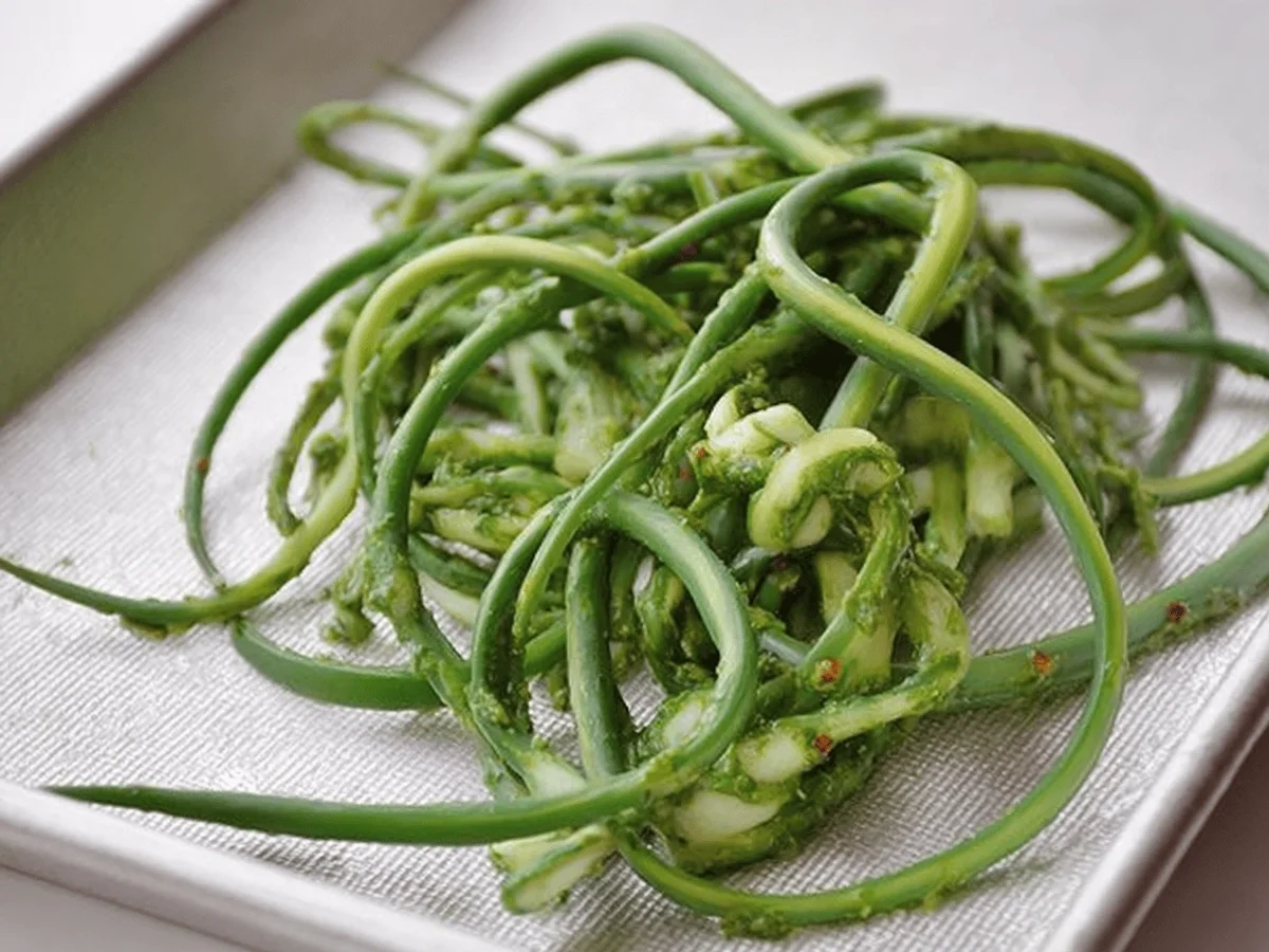 Garlic Scape Pesto Recipe: Bright, Bold, and Flavorful - Image 1