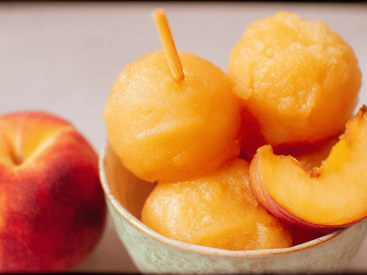 Homemade Peach Sorbet Recipe: A Sweet Summer Treat - Image 1