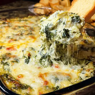 Creamy Hot Spinach Artichoke Dip Recipe