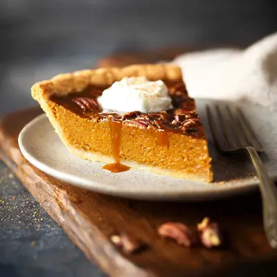Creamy Pumpkin Pie with Caramel Pecan Crunch