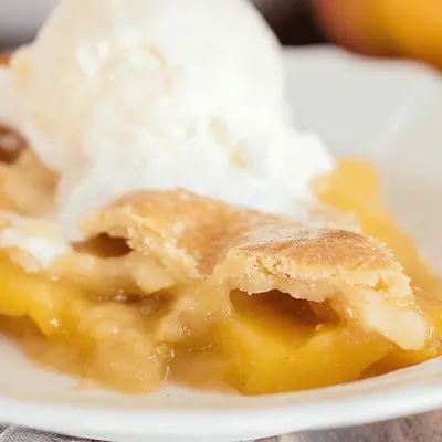 Double Crust Peach Cobbler Recipe for Sweet Dessert Lovers