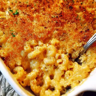 Homemade Baked Mac and Cheese with Crispy Topping