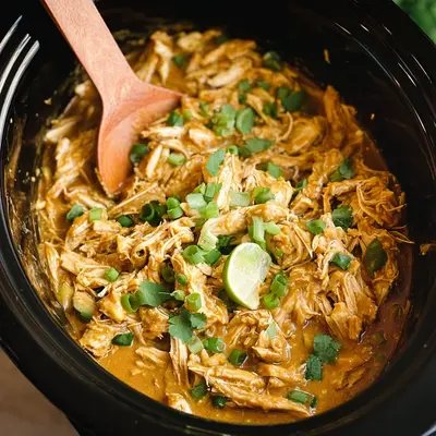Slow Cooker Peanut Chicken: Easy Weeknight Dinner