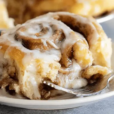 Soft and Fluffy Homemade Cinnamon Rolls Recipe